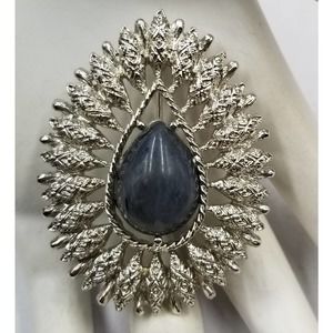 Vintage Sarah COVENTRY Granada Pin 1978 E508